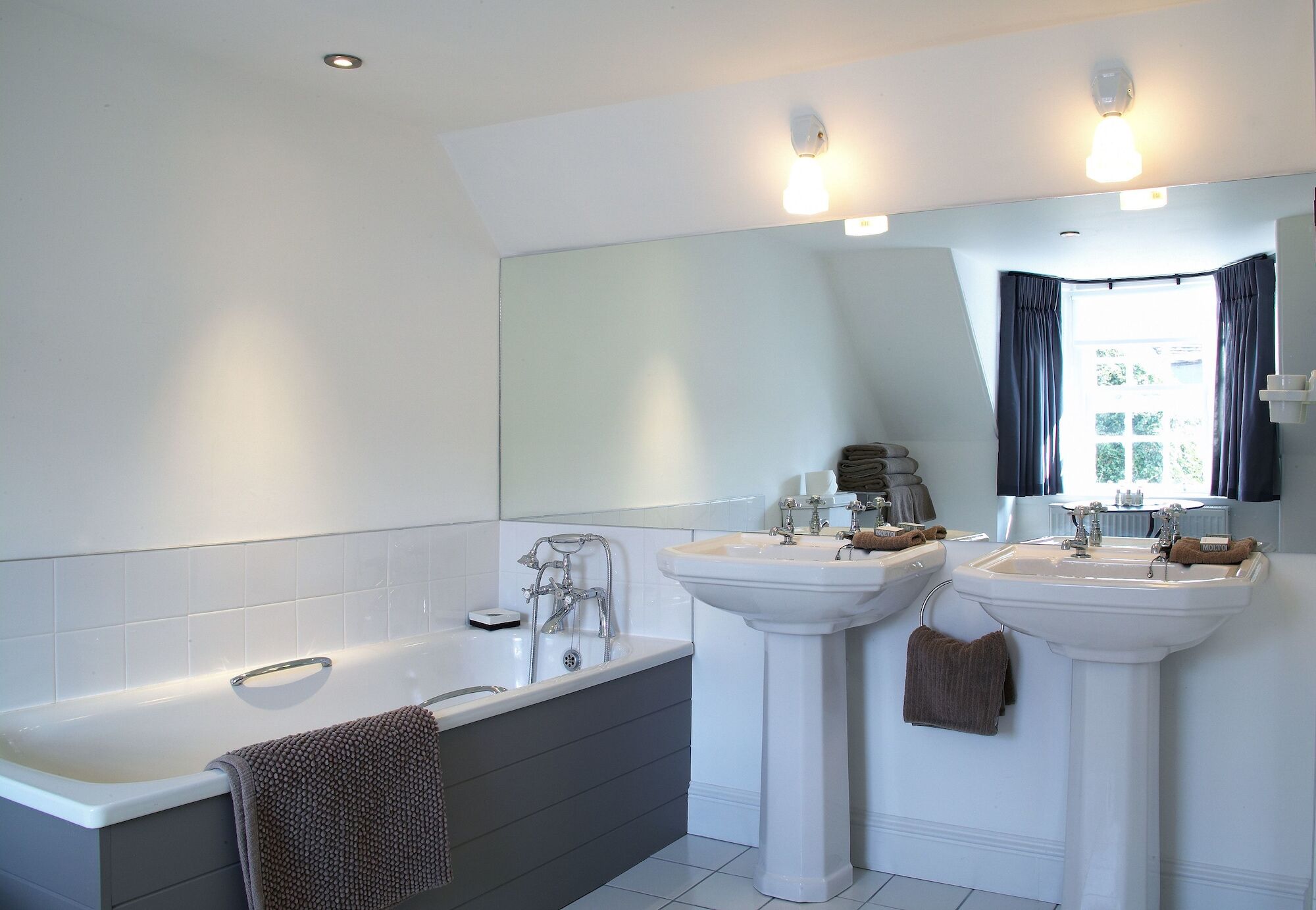 Melville House Comrie Extérieur photo